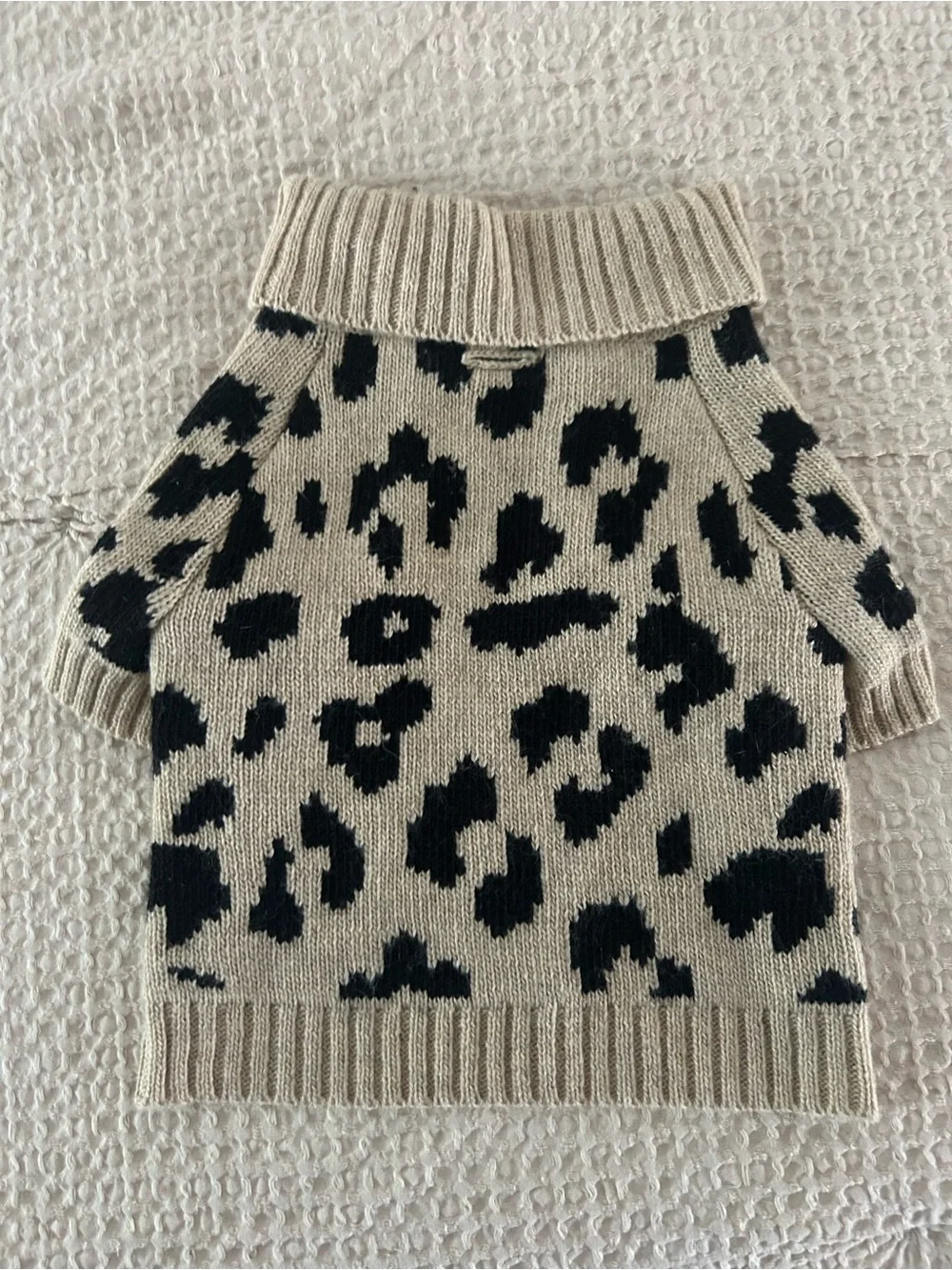 NEW KNIT DOG SWEATER  Size L Mark & Graham Leopard Print.